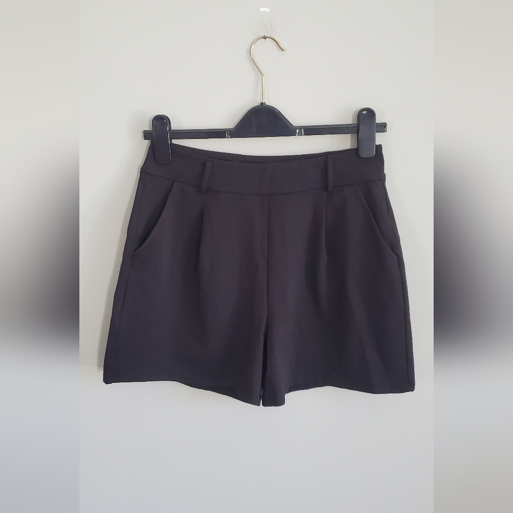 G4free Women's High Waist Black Shorts. 4" Inseam. Size M(8/10) EUC